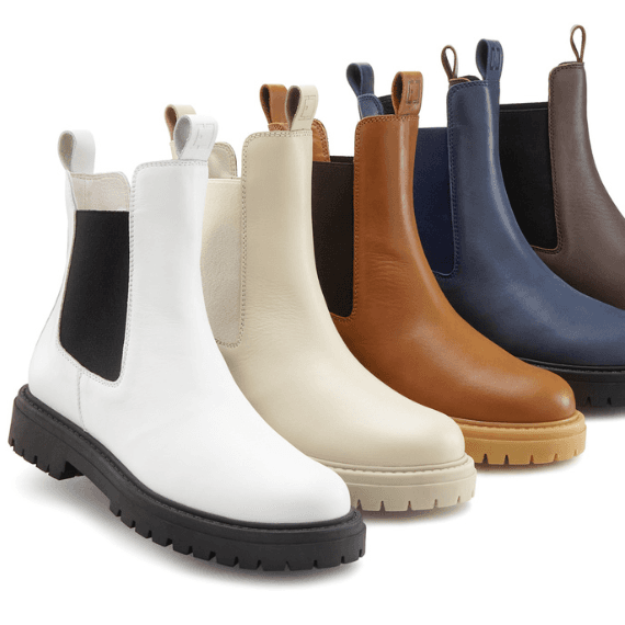 Verschillende kleuren leren boots op een rijtje
