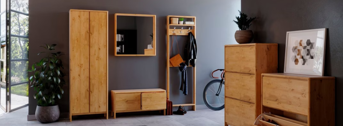 Kamer met verschillende houten meubels