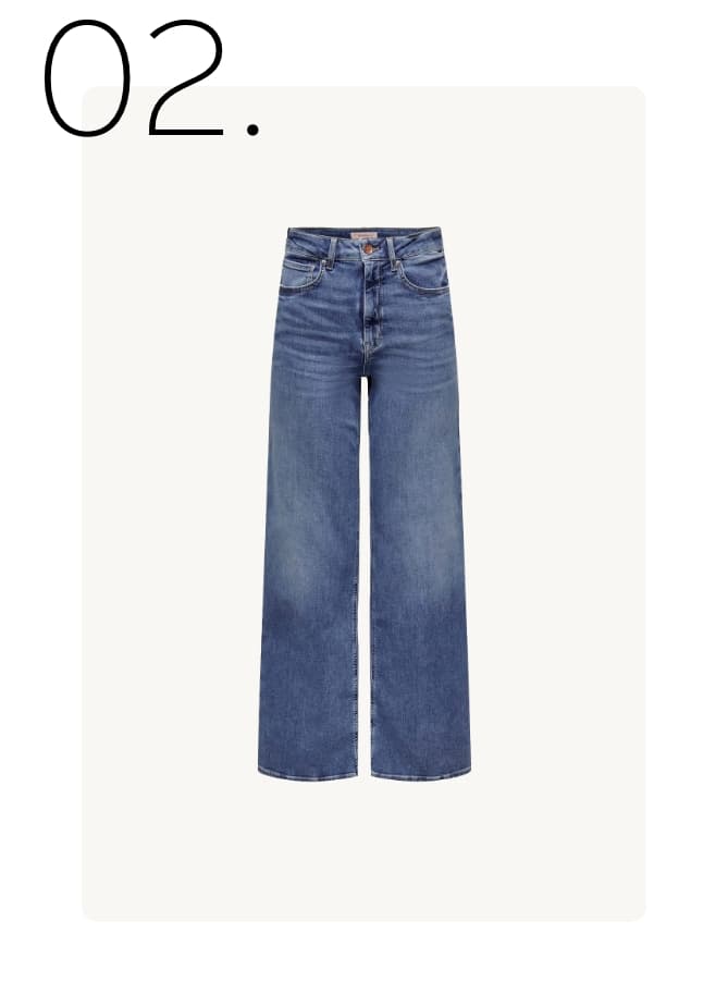 02 - Blauwe jeans met wijde pijpen, hoge taille en knoopsluiting