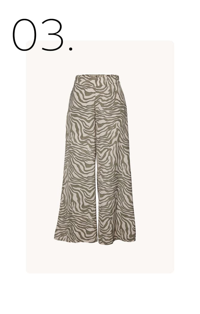 Witte pantalon met groene strepen