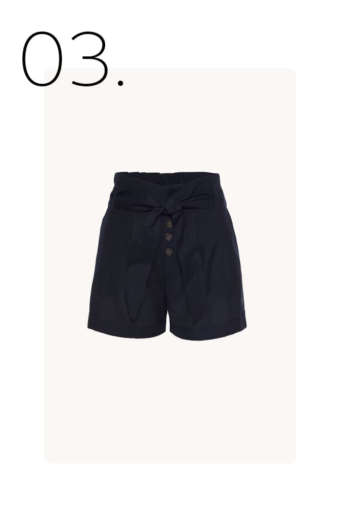 Linnen zomershort met knoopsluiting