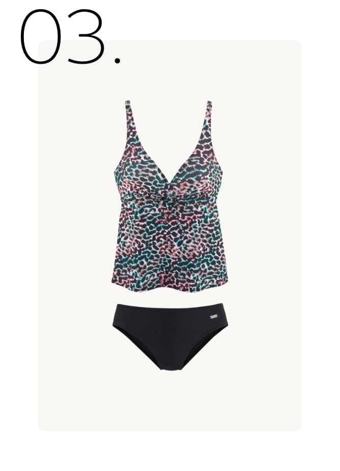 03 - Tankini met kleurrijk patroon en zwarte bikinibroek